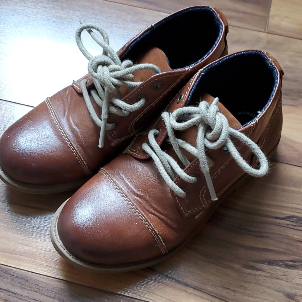 Boys size 12 dress shoes
